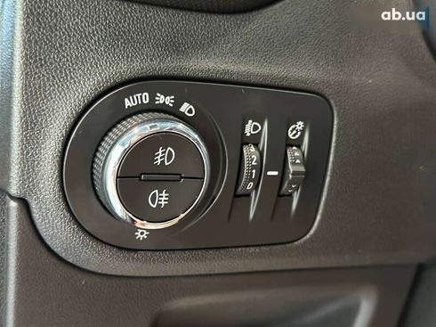 Opel Crossland X 2019 - фото 27