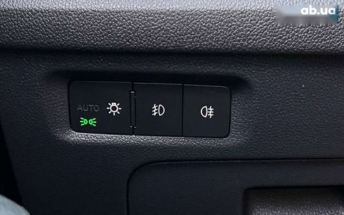 Skoda Octavia 2022 - фото 18