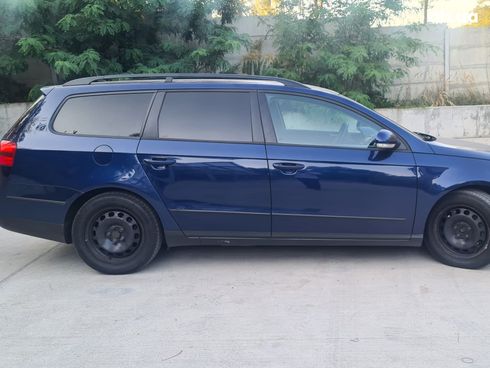 Volkswagen passat b6 2009 синий - фото 24