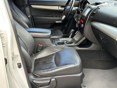 Kia Sorento 2011 белый - фото 69