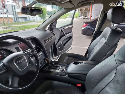 Audi Q7 2010 серый - фото 8