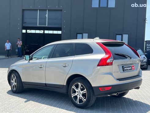 Volvo XC60 2012 серый - фото 31