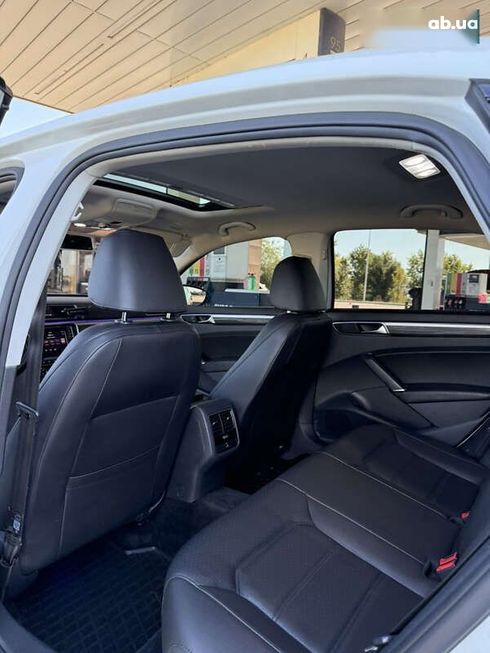 Volkswagen Passat 2017 - фото 24