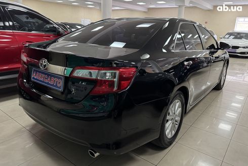 Toyota Camry 2011 черный - фото 12
