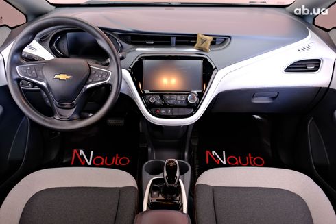 Chevrolet Bolt 2018 серый - фото 8