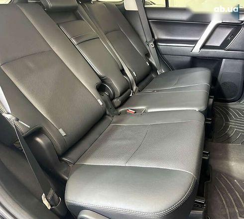 Toyota Land Cruiser Prado 2023 - фото 21