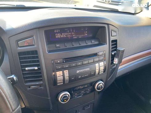 Mitsubishi Pajero Wagon 2008 - фото 16