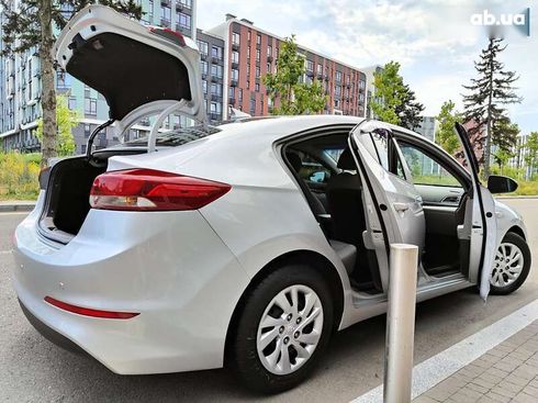 Hyundai Elantra 2016 - фото 20