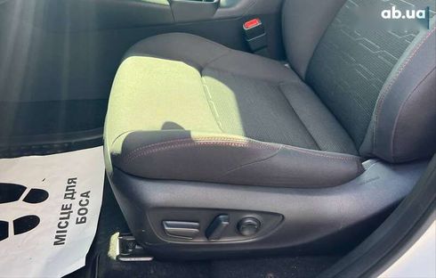 Toyota RAV4 2021 - фото 9