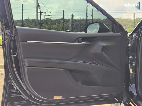 Toyota Camry 2019 - фото 17