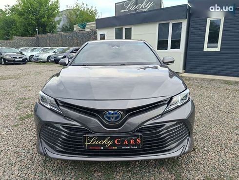 Toyota Camry 2019 - фото 2