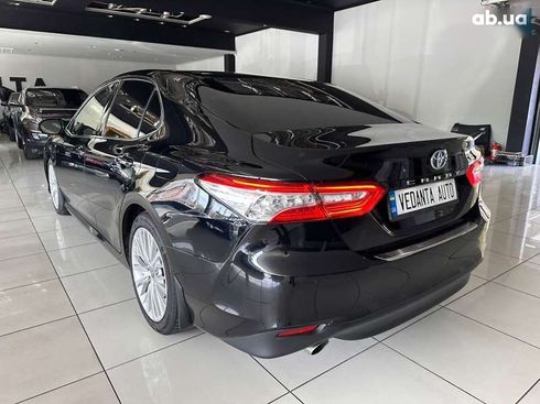 Toyota Camry 2020 - фото 6
