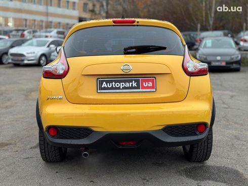 Nissan Juke 2017 желтый - фото 14