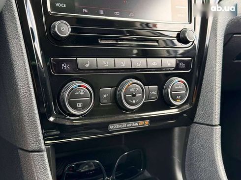 Volkswagen Passat 2021 - фото 29