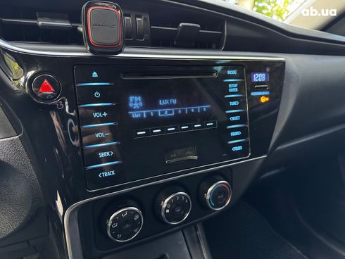 Toyota Corolla 2017 серый - фото 18