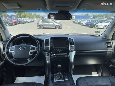 Toyota Land Cruiser 2012 - фото 18