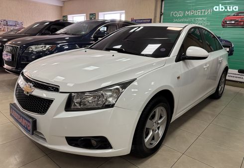 Chevrolet Cruze 2010 белый - фото 4