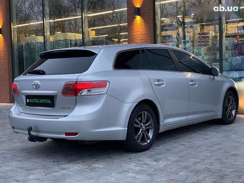 Toyota Avensis 2011 - фото 12