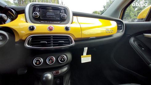 Fiat 500X 2015 желтый - фото 36