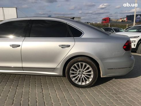 Volkswagen Passat 2016 серый - фото 20