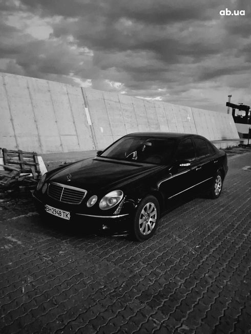 Mercedes-Benz E-Класс 2005 черный - фото 10