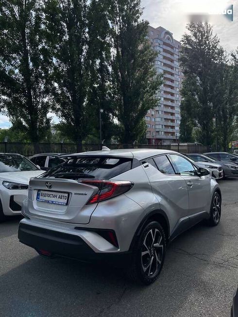 Toyota C-HR 2019 - фото 18