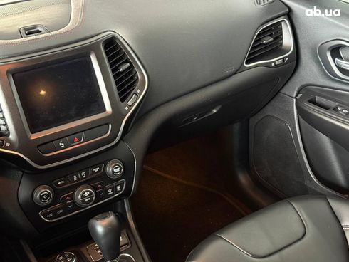 Jeep Cherokee 2018 черный - фото 20