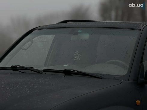 Toyota Land Cruiser 2004 - фото 5