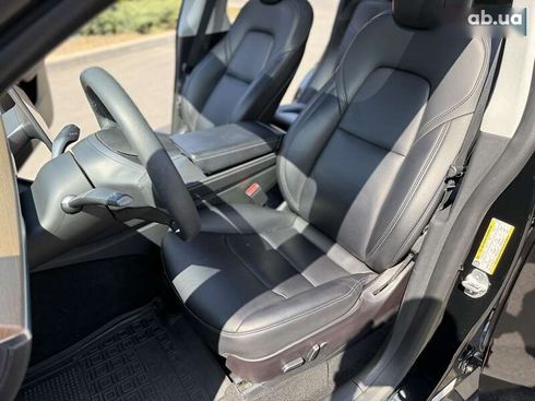 Tesla Model Y 2021 - фото 13