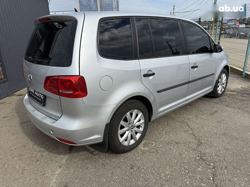 Volkswagen Touran 2012 - фото 6