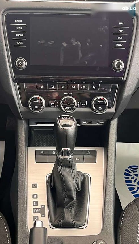 Skoda Octavia 2017 - фото 12