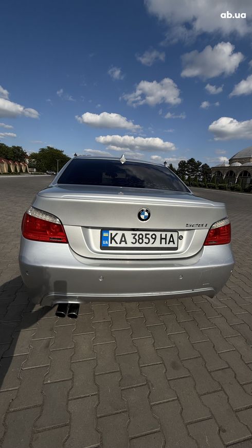 BMW 5 серия 2009 серебристый - фото 17