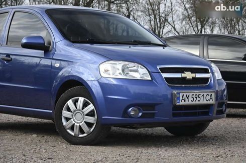 Chevrolet Aveo 2009 - фото 3