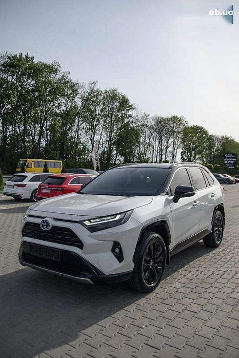 Toyota RAV4 2022 - фото 11