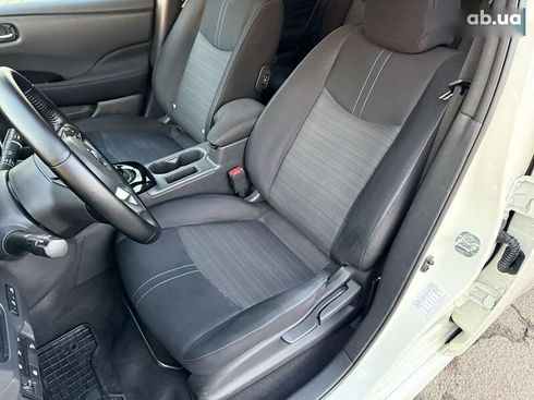 Nissan Leaf 2019 - фото 12