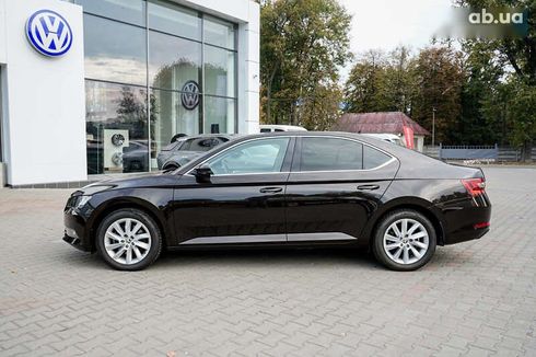 Skoda Superb 2018 - фото 7