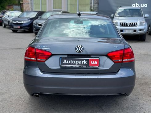 Volkswagen Passat 2014 серый - фото 6