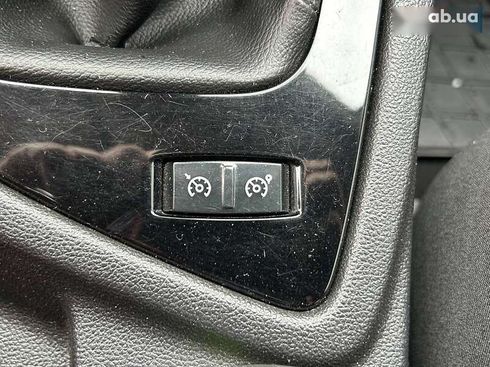 Renault Megane 2019 - фото 26