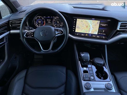 Volkswagen Touareg 2022 - фото 13