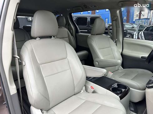 Toyota Sienna 2019 - фото 24