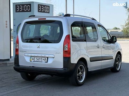Peugeot Partner 2012 - фото 11