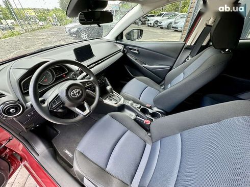Toyota Yaris 2019 - фото 18