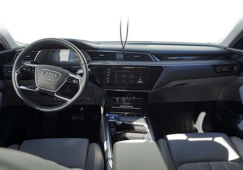 Audi E-Tron 2020 - фото 12