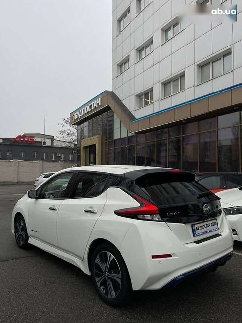 Nissan Leaf 2019 - фото 13