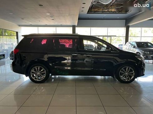 Kia Carnival 2017 - фото 4