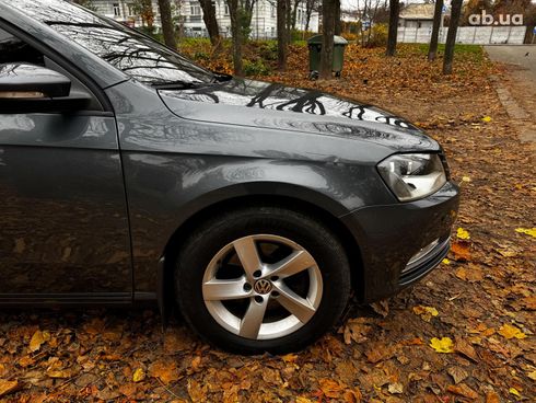 Volkswagen Passat 2011 серый - фото 5