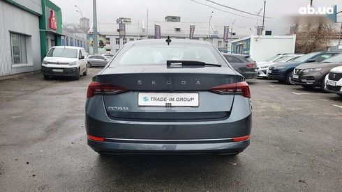 Skoda Octavia 2021 - фото 21