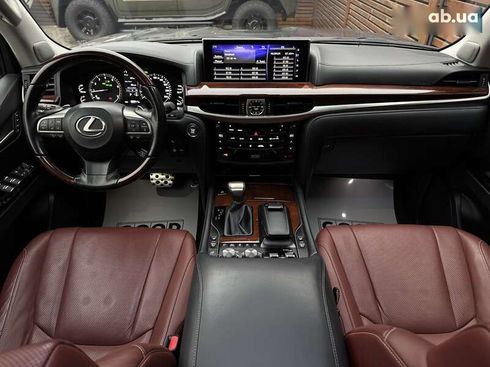 Lexus LX 2020 - фото 11