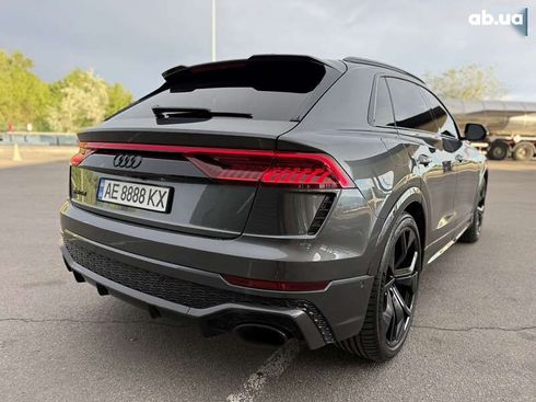 Audi RS Q8 2021 - фото 26