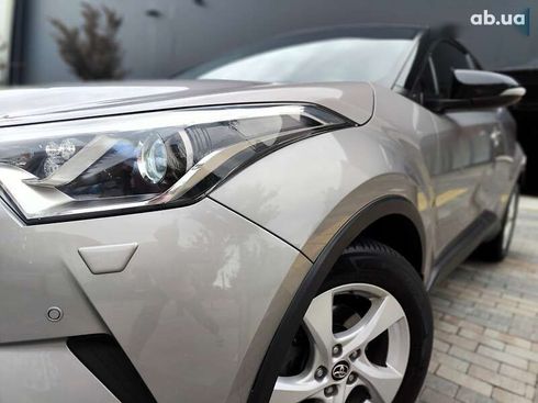 Toyota C-HR 2016 - фото 2